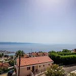 شقة Lovely In With House Sea View