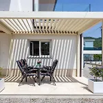 Lovely In With House Sea View * Ičići