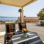 Apartmán Lovely In With House Sea View *